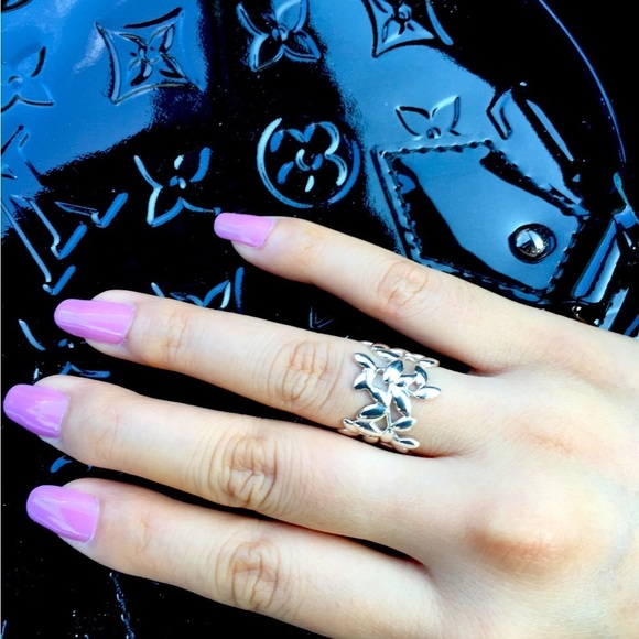 Paloma Picasso® Olive Leaf band ring in sterling silver. - Picture 1 of 9